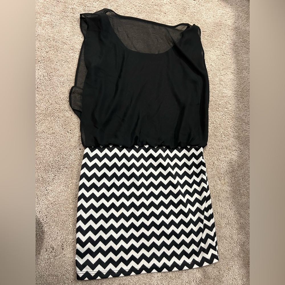 Mini skirt/dress.